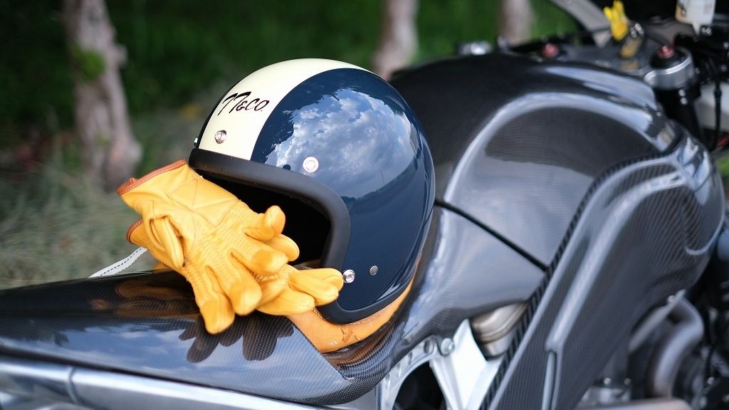 おしゃれでかっこいいヘルメット！TT＆COの『マグナムレーサー』を購入 
